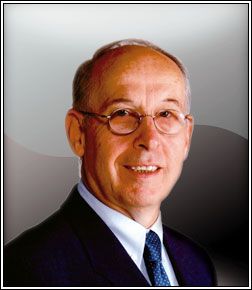 Fotografie zeigt Dr. Paul Esser
